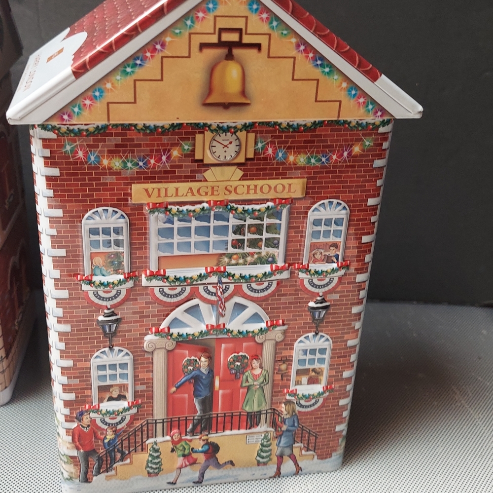 Harry London tin for xmas very rare VILLAGE SCHOOL like new 5.5in x8in x3.5in